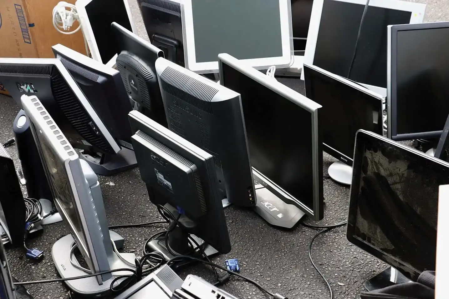 LCD Monitors & Televisions